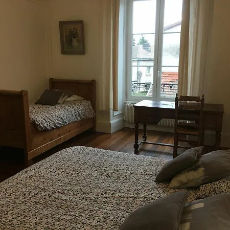 Historique Avec 4 Chambres, Parking, A Proximite Des Attractions A - Fr-1-584-114 * Toul