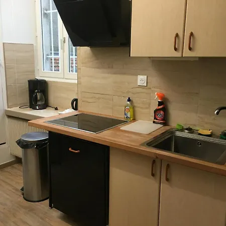 Historique Avec 4 Chambres, Parking, A Proximite Des Attractions A - Fr-1-584-114 * Туль